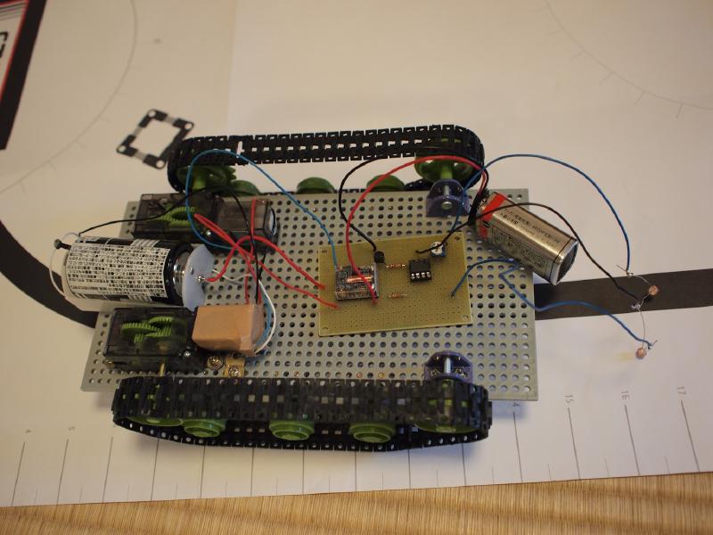 Featured image of post みんなの科学「たのしい実験室」IC 線をはう車を作る