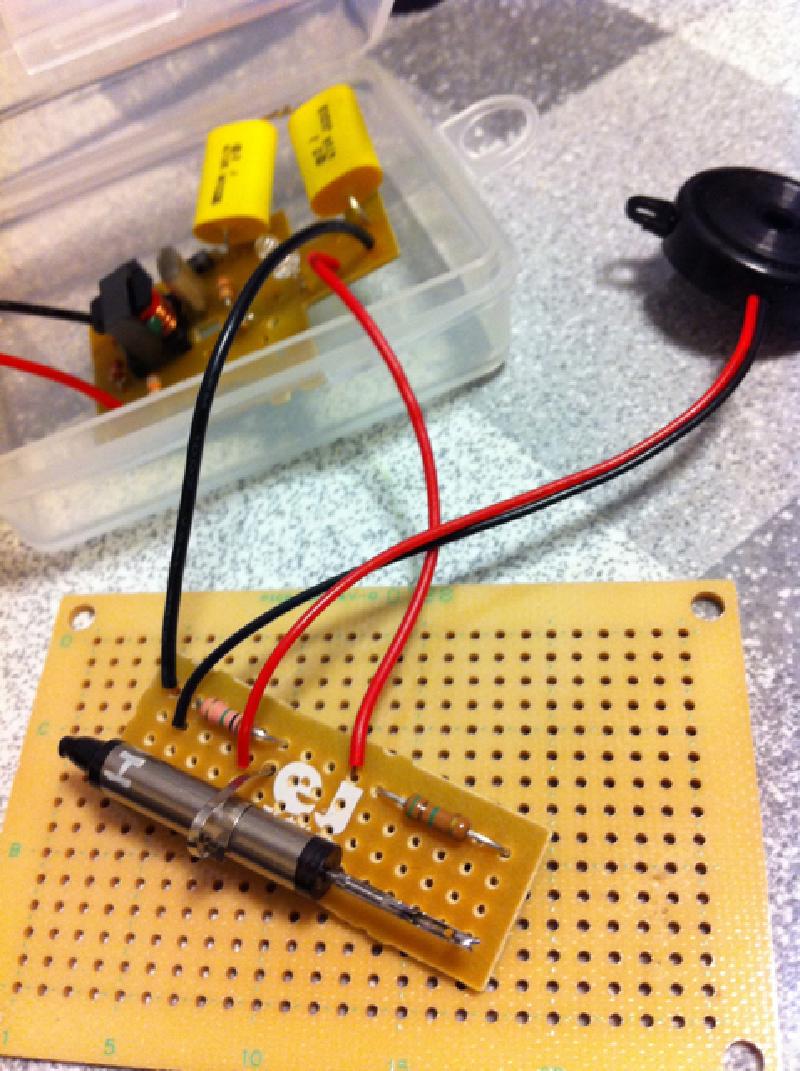 Featured image of post 超簡易版ガイガーカウンタを作ってみた