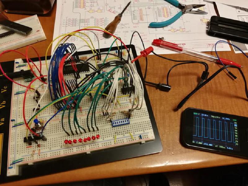 Featured image of post RCA CDP1802 COSMACを動かしてみた(2) 動作確認編