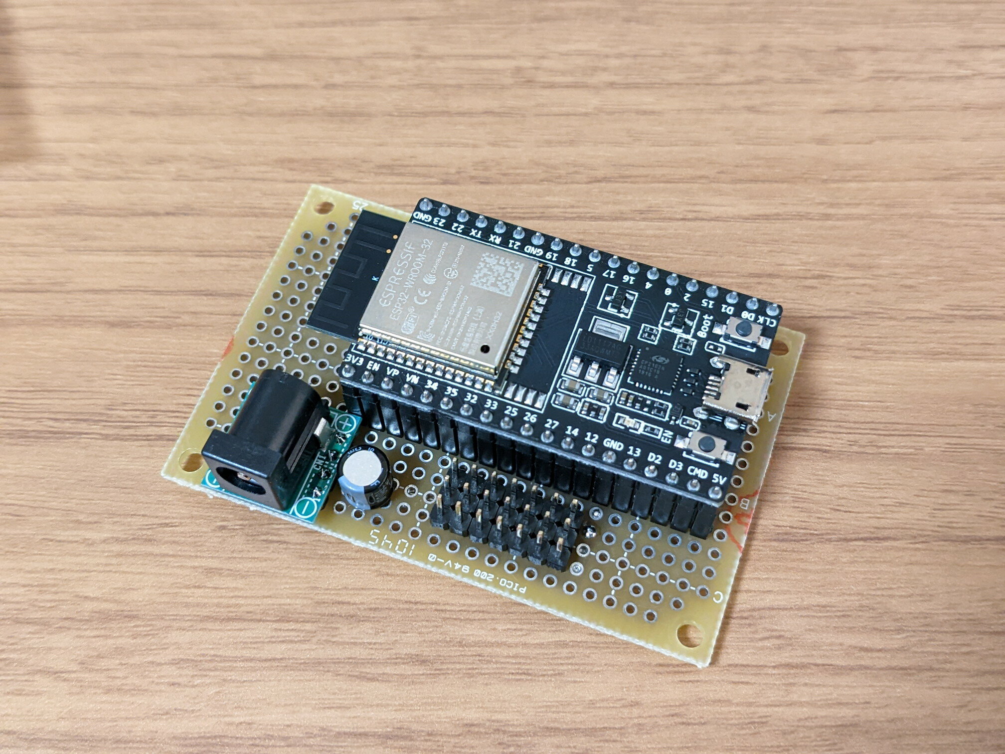 diy_6df_robot_esp32_controler1.jpg