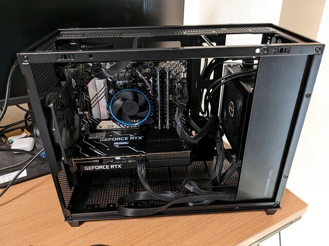 linux_gpu_pc_case2.jpg