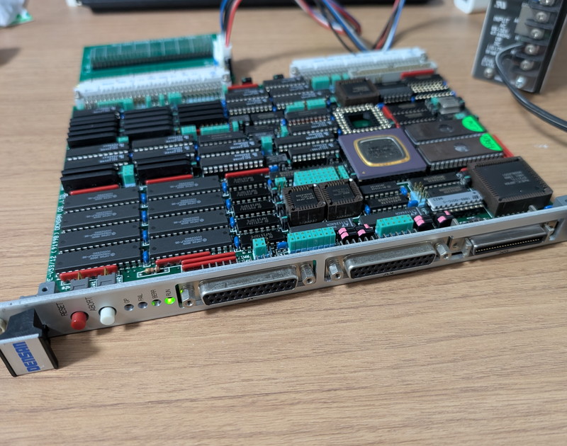 電源を投入したV53 CPUボード