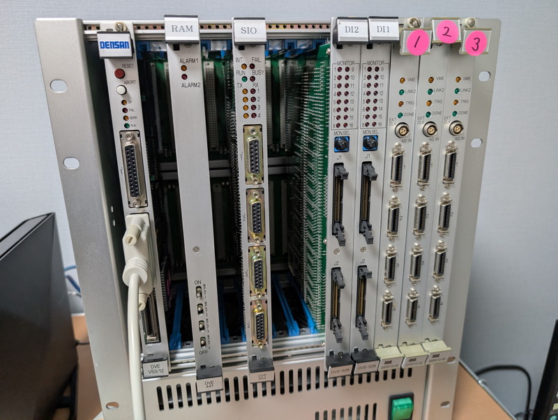 一時的に外されたVMEボード