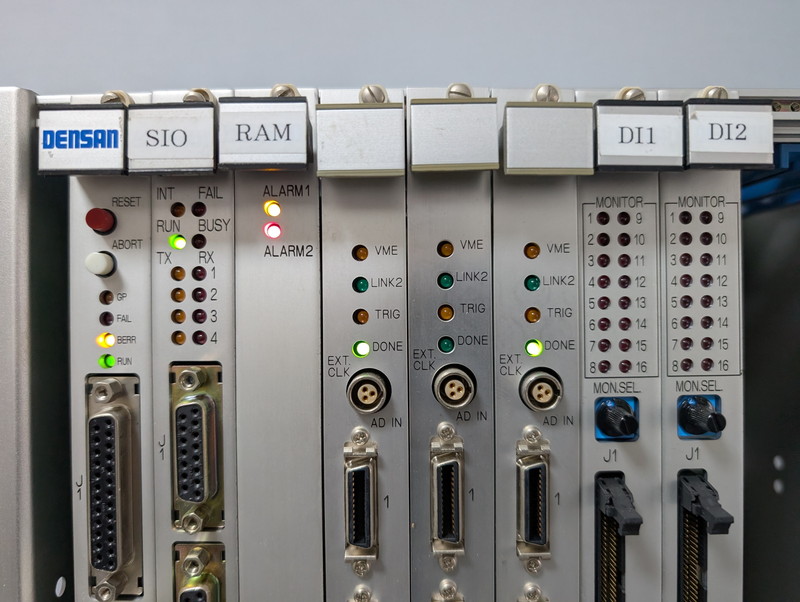 ALARM LEDが点灯しているRAMボード