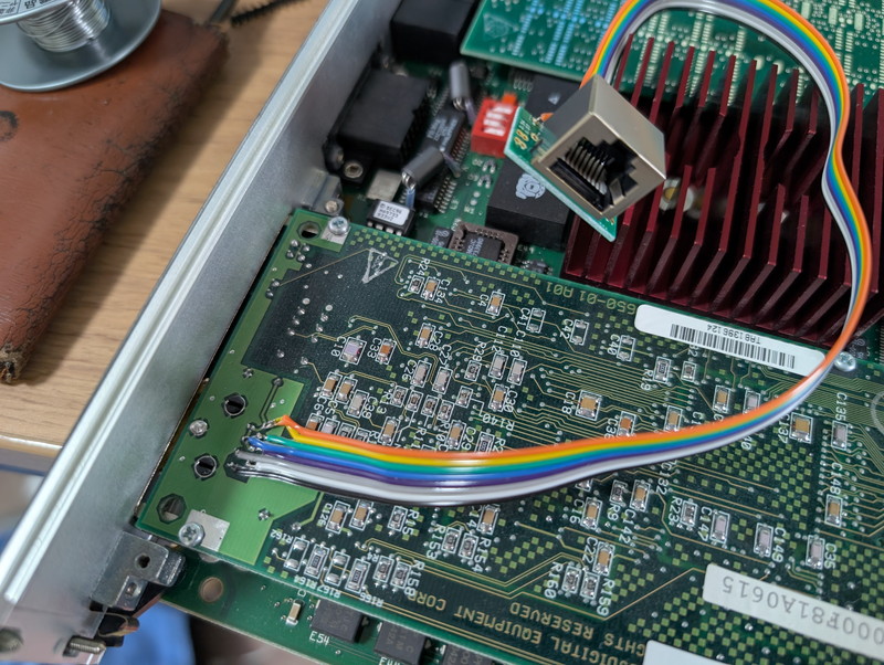 PCI LANカードにケーブルを接続
