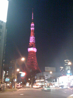iPhoneでピンクの東京タワーを撮る