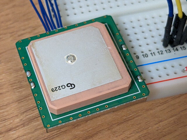 GPSmodule_GMS6-CR6.jpg